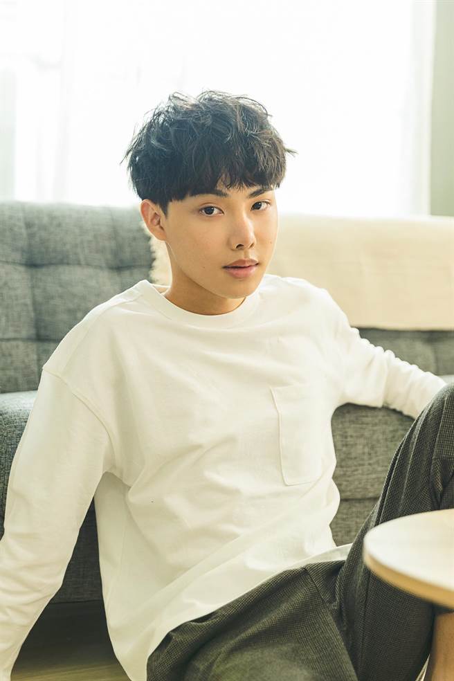 23岁的安原申曾演过电影《蓝色项圈》、《你的情歌》。（杰思国际娱乐提供）