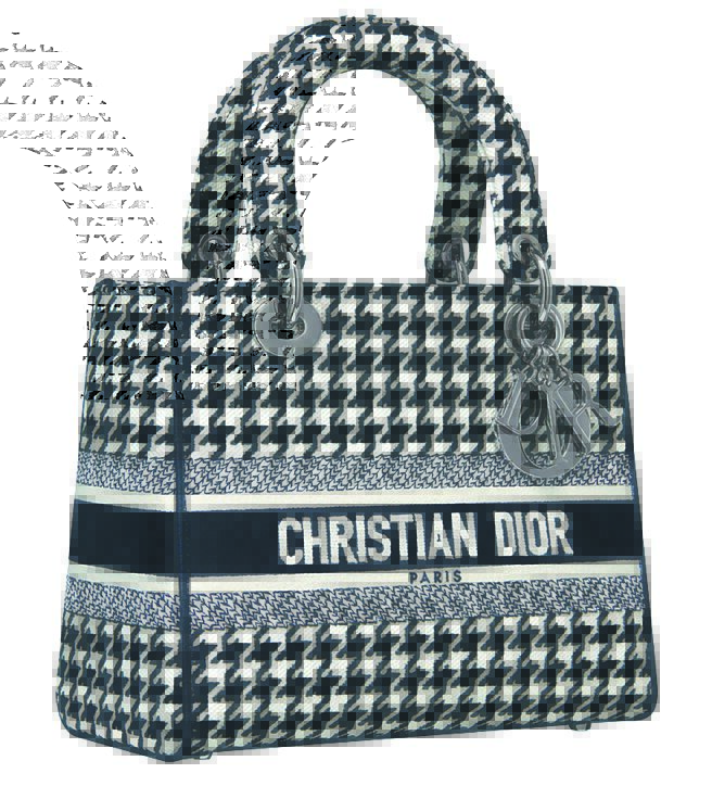 Lady D-Lite黑白千鸟纹刺绣帆布中型提包，14万5000元。（Dior提供）