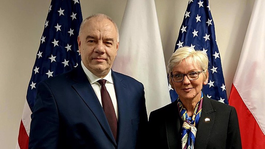 波兰副总理萨辛左，和美国能源部长格兰霍姆右。图/波兰政府(photo:ChinaTimes)