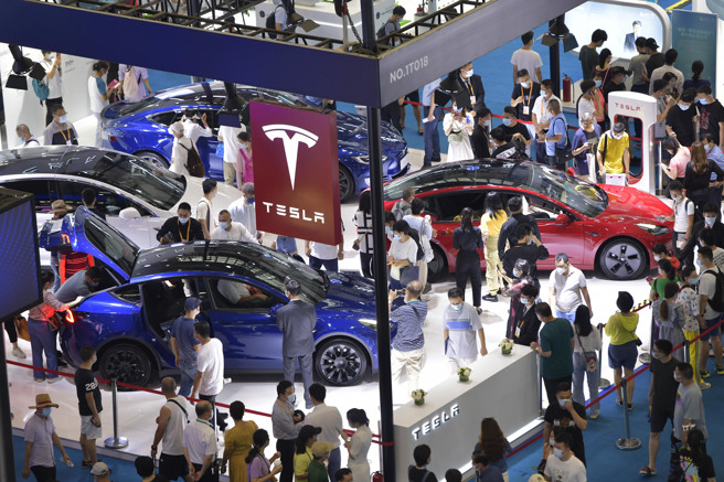 大陆民间的经济活力极强，只要对外维持开放政策，对内保持宽松，不只大陆能维持经济快速成长，还能带动全球渡过经济衰退危机。（图／新华社）