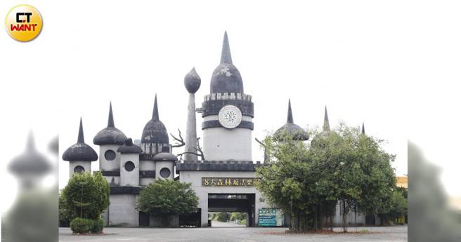 8大森林乐园近年负面消息不断，接连爆发吸金、聚赌和欠薪争议，经营状况也雪上加霜。（图／赵世勋摄）