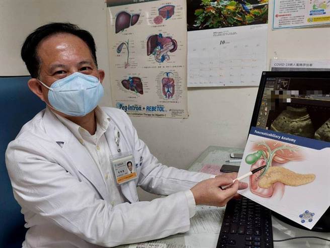 李斯凱醫師表示，原發性膽汁性膽管炎會引發肝臟發炎和纖維化，最後可能形成肝硬化。（大千醫院提供／李京昇苗栗傳真）