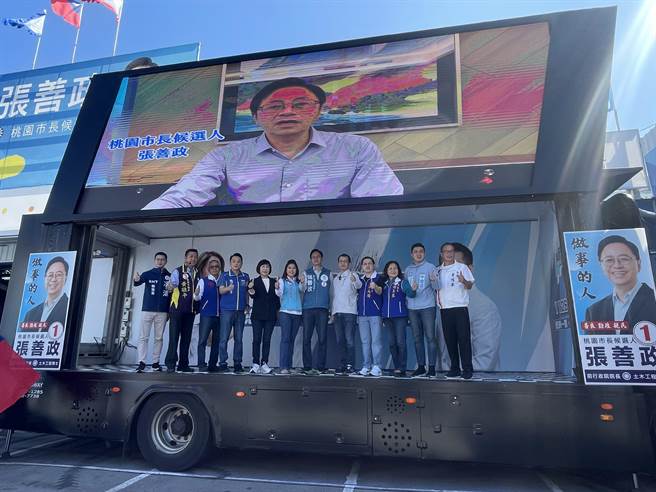 罗智强、高金素梅推善良金刚战车辅选，首站桃园出发挺张善政。(吕筱蝉摄)