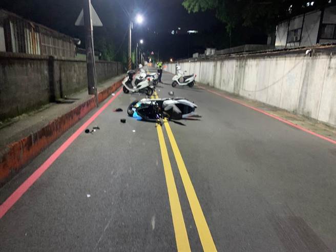 黄男自摔后头部重创，送医抢救后仍于当晚9时20分不治身亡，而许男则全身多处骨折，送医治疗后无生命危险。(黄敬文翻摄)