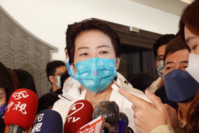 台北市长候选人黄珊珊26日出席民间版社会福利政策白皮书发表会前接受媒体访问。（姚志平摄）