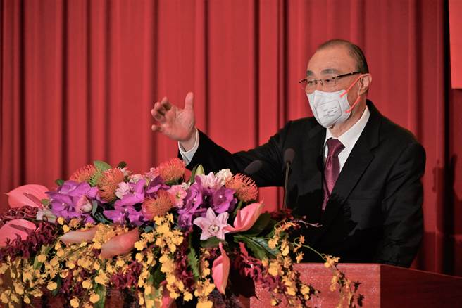 冯世宽指出，国军遗族直至民国98年兵役法第44条修正，将遗族比照国军退除役官兵遗眷，方才纳入服务照顾对象。（退辅会提供）