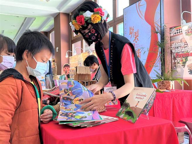 台東首次原住民族教育成果展「原來我們童在一起」26日開展。（蔡旻妤攝）