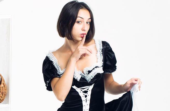 小三大玩Cosplay「乳牛、女僕裝」，嬌喊：只想吃學長，鹹濕對話曝。（示意圖／shutterstock）