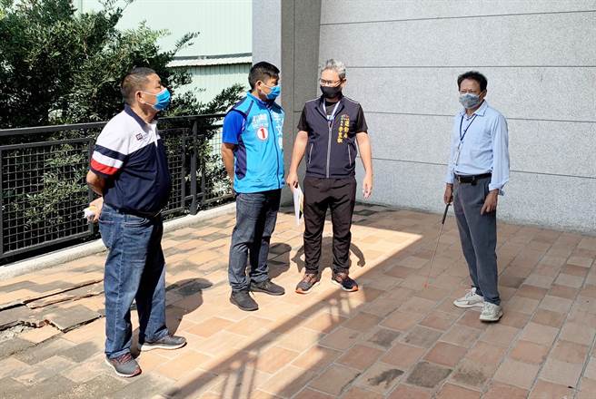 台中市议员李荣鸿与市议员候选人李文杰，今天邀集运动局等单位，举办「大甲日南儿童运动中心」场地会勘，讨论儿童运动中心配置及相关规画。（市议员李荣鸿服务处提供／陈世宗台中传真）