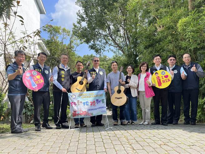 移民署长钟景琨26日赴苗栗县三义乡访视新住民。（移民署苗栗县服务站提供／谢明俊苗栗传真）