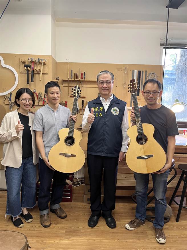 移民署长钟景琨26日赴苗栗县三义乡访视新住民。（移民署苗栗县服务站提供／谢明俊苗栗传真）