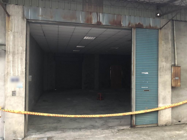 神岡區水泥桶屍就放在該廠房內。（陳世宗攝）