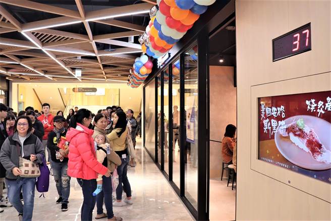 澎科大目前有3000名学生，每位每年为澎湖贡献20万元以上的日常消费（张茂雄翻摄）