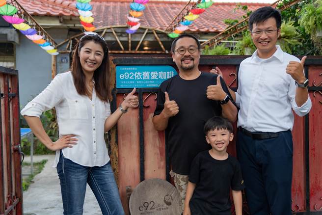 许淑华从南投市长、立委起，一直关注中兴新村发展，与当地住户及业者有深厚友谊。（许淑华竞办提供／杨静茹南投传真）