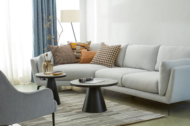 关心毛孩 推猫可抓沙发 爱心毯送暖(HOLA特力和乐提供)