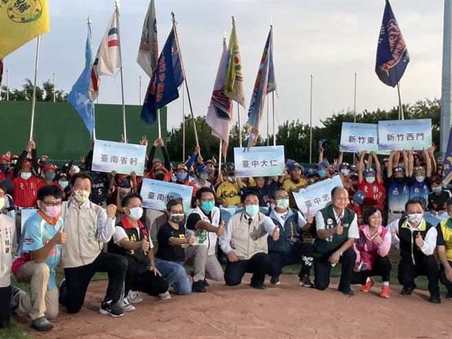 第13届巨人杯全国少棒锦标赛共有40支队伍参加。（李俊淇摄）