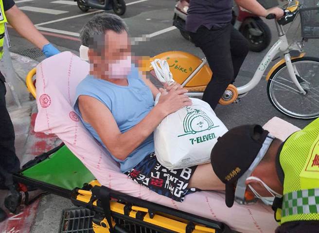 台铁台中站至员林站今年出现60岁男子，遇到验票就发病，年初至今呼叫18次救护车。（民眾提供／吴敏菁彰化传真）