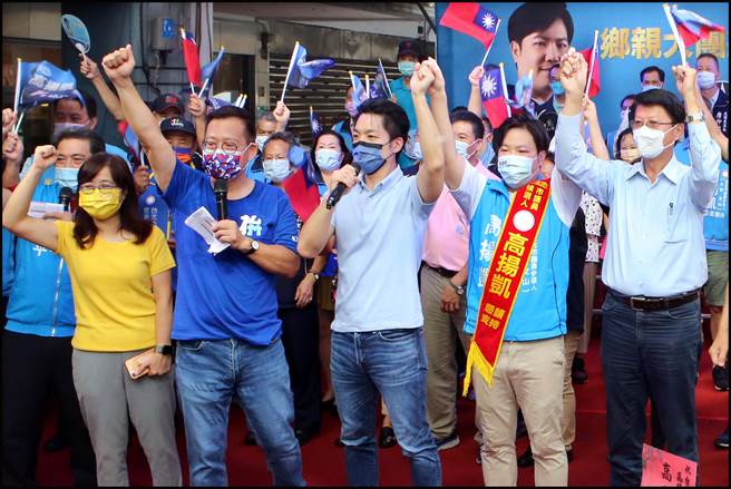 蔣萬安參選以來，所遭遇的抹黑與攻擊與日俱增，高揚凱一路挺蔣。（高揚凱競辦提供／游念育台北傳真）