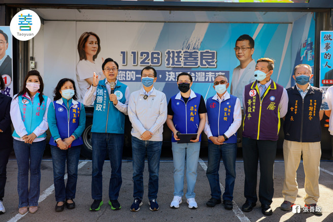 张善政(左3)得到罗智强(左4)等伙伴的加油力挺，让他对于桃园市长的胜选信心加倍。（图／取自张善政脸书）