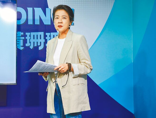 民进党质疑台北市政府举办台北城市博览会，只靠时任副市长的无党籍台北市长候选人黄珊珊一纸手谕，黄珊珊25日强调，事情经讨论后由市长裁示，再由她记录写纸条，反呛「不像有些人用说的，到时候不负责。」暗批民进党台北市长候选人陈时中。（粘耿豪摄）