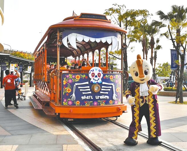 SKM Park主打「恶灵夜总会」，穿着万圣扮装可享「星光畅玩」超值优惠。（高市观光局提供／柯宗纬高雄传真）