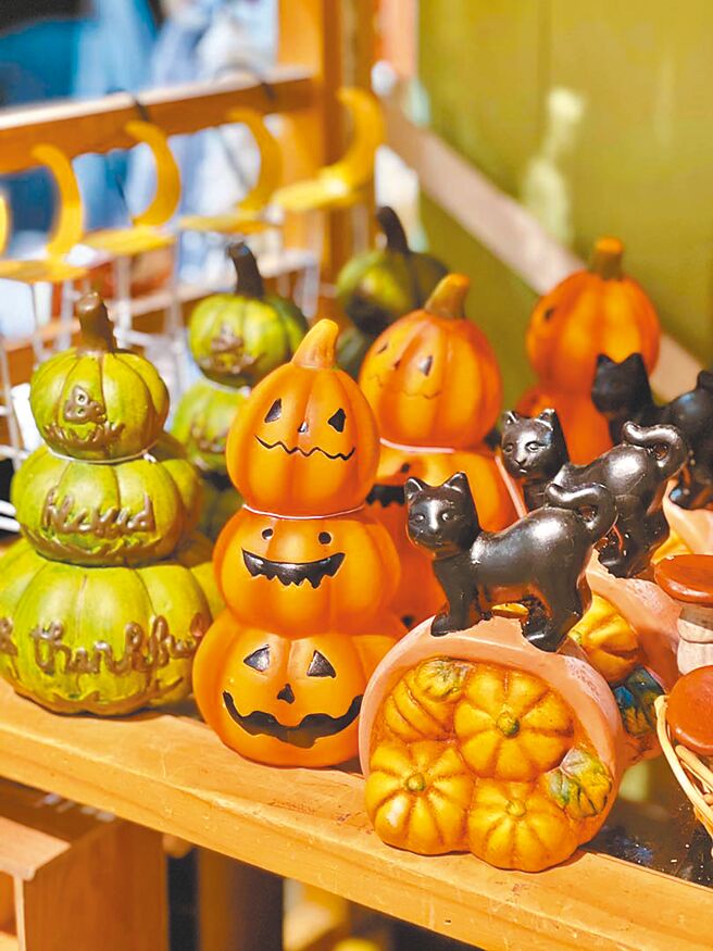 京站的NATURAL KITCHEN推出应景家具摆饰，每个50元。（京站提供）