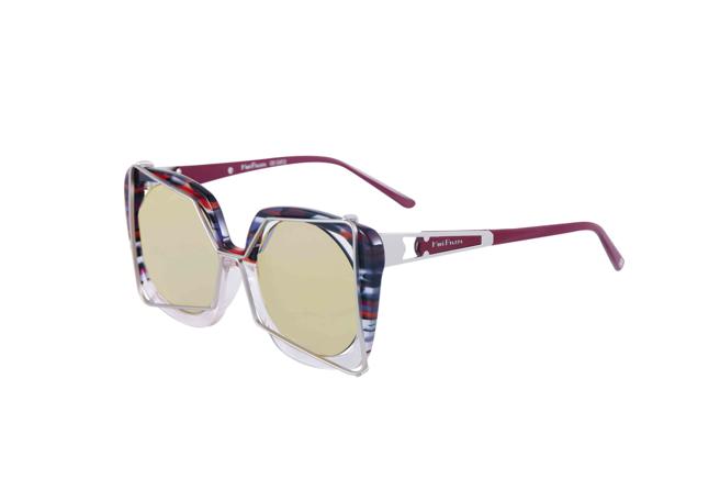 Miro Piazza C.U.D. 山茶红，原价6880元， 8 折特价5504元。（Miro Piazza提供）