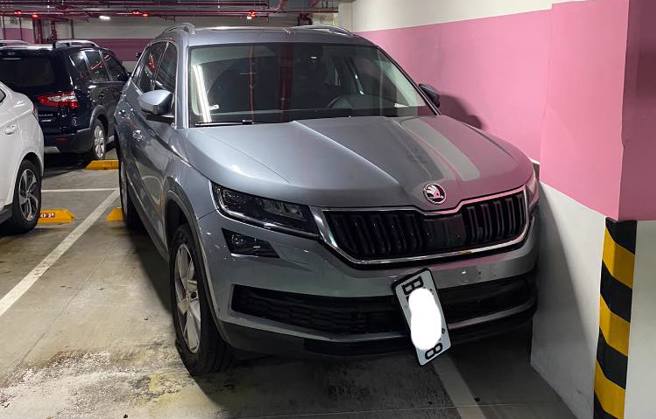 暖男停車法吸萬人狂讚。（圖／翻攝自爆廢公社公開版）