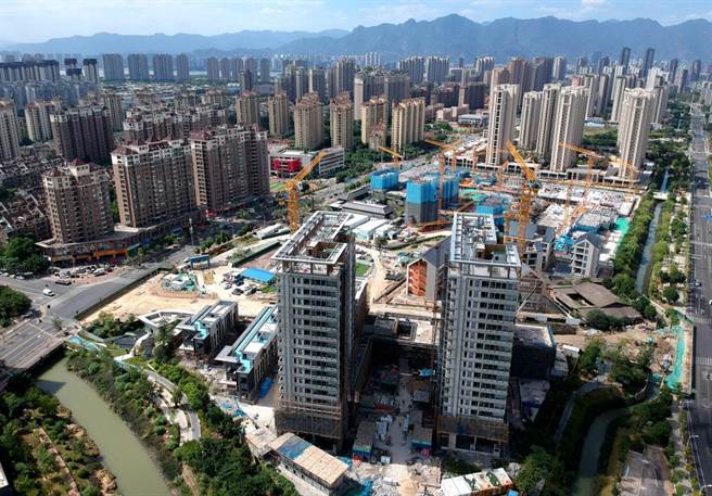 外媒分析，今年前9个月大陆各级政府财政预算赤字创歷史新高，同时面对房地产市场下行的趋势。（中新社资料照片）