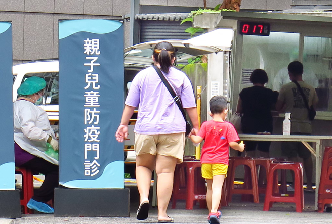 醫師謝宗學表示，真正恐怖威脅兒童的魔王是流感病毒，它的殺傷力比新冠變異株Omicron更恐怖。（圖／示意圖，記者姚志平攝影）