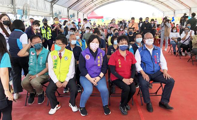 第二选区现任议员及议员候选人全都到场，共襄盛举。(陈世宗摄)