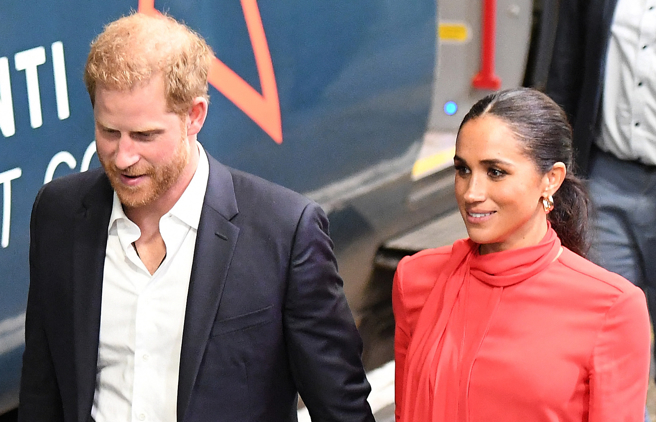 哈利和梅根9月5日出席英国曼彻斯特世界青年峰会（One Young World）后，准备离开的神情。（达志图库/TGP）