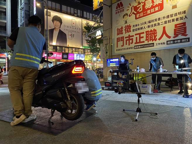 桃环警监取缔噪音车，超标率近7成还查获酒驾。(翻摄照片／蔡依珍桃园传真)