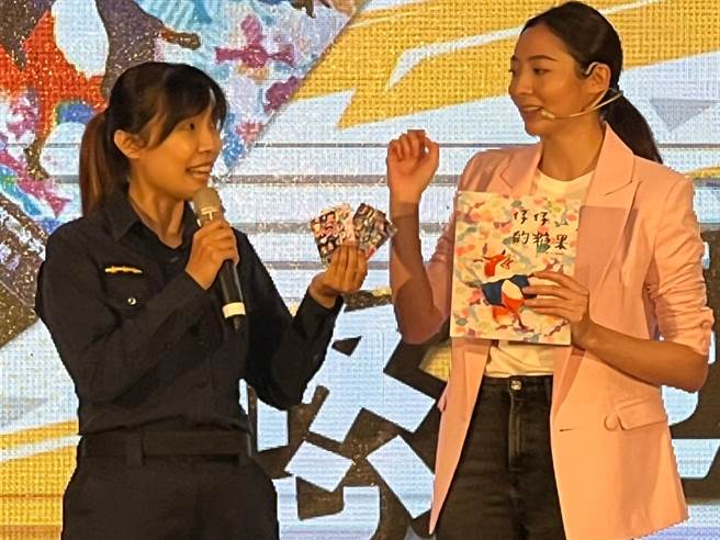 活动邀请演员谢沛恩说故事给小朋友听。（王扬杰摄）