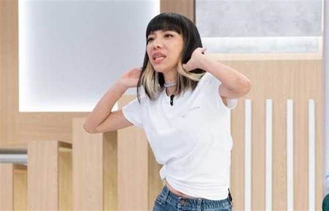 丫子淡出演艺圈，日前上小Ｓ主持的《小姐不熙娣》。（东森提供）