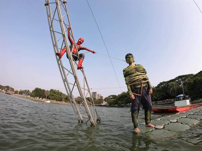 莲潭滑水主题乐园万圣节活动送滑水体验券。（柯宗纬翻摄）
