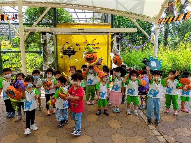 金狮湖蝴蝶园万圣节变装小朋友。（柯宗纬翻摄）