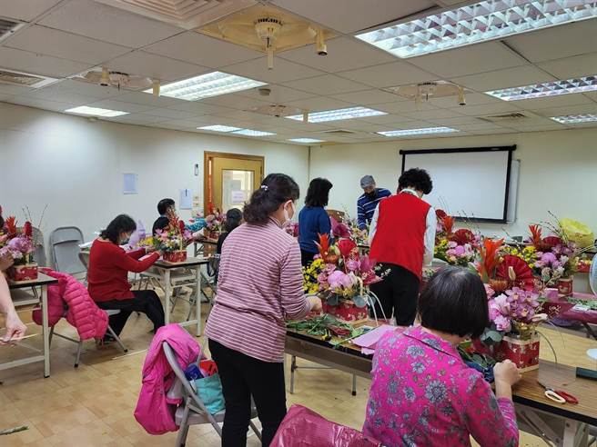 劳动部劳动力发展署办理多元化职前训练课程，开办高龄者专班。（发展署提供／林良齐台北传真）