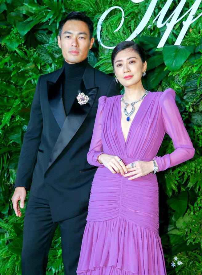 Tiffany & Co.珠宝展百亿珠宝登台，邀请戏剧女神贾静雯与男神杨佑寧担任开展嘉宾。（粘耿豪摄）
