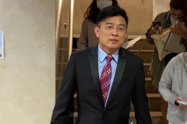 被蔡英文提告诽谤并遭到通缉，彭文正爆料表示，他的中华民国护照被注销了。（资料照／蔡雯如摄）