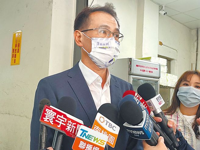 郑运鹏受访时表示，盼国民党用同样标准、同一件事来检视他与张善政双方的不同。（中时资料照／吕筱蝉摄）