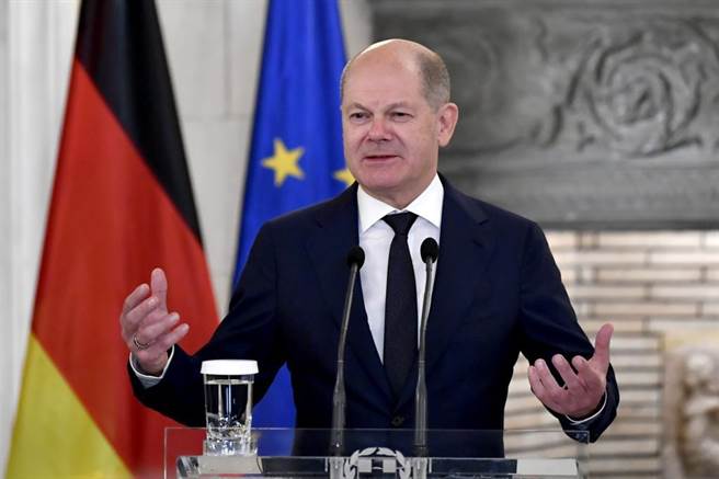 德國媒體報導，德國政府計畫批准中國公司收購德國半導體公司的晶片工廠。圖為德國總理蕭茲。（美聯社資料照片）