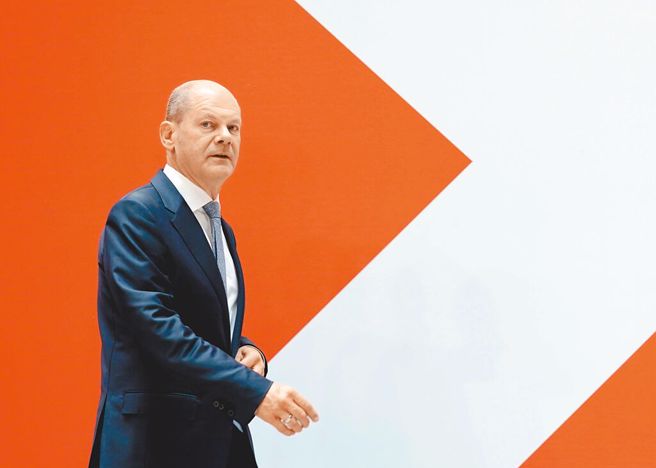 德国总理萧兹顶着压力批准了陆资收购汉堡港股份后，又传出将批准中资企业收购德国晶片厂。（图／中新社）