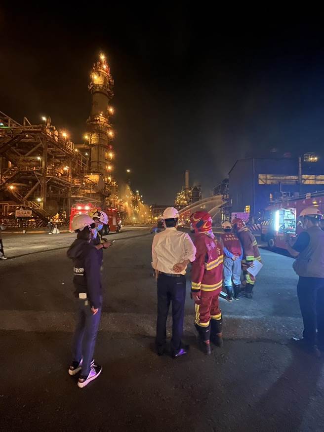 陈其迈表示，中油大林厂大火，初步了解不影响地下工业管线。（柯宗纬翻摄）