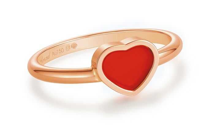 蕭邦My Happy Hearts紅色愛心戒指，4萬8000元。（CHOPARD提供）