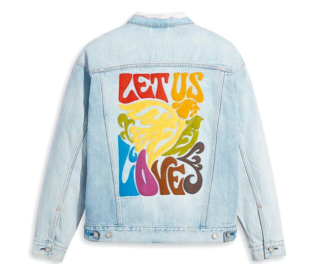 Yahoo奇摩購物商城的Levis Pride平權系列古著牛仔外套，原價4390元，特價任二件5折。（Yahoo奇摩購物商城提供）