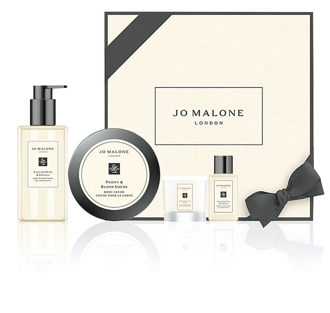 新光三越天母店JO MALONE奢华洁肤保养礼盒，价格店洽。（新光三越提供）