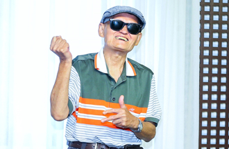 73歲李炳輝近況曝光 昔考街頭藝人如今頂光頭憔悴認不出
