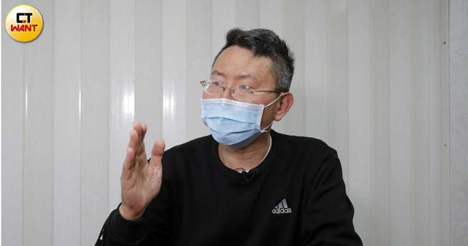 台北市议员徐立信表示，希望市府在推动交通建设的同时，也要考量住户居住权益。（图／黄耀徵摄）