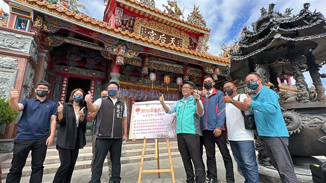 民進黨籍台東市長候選人洪宗楷28日在發表「熱鬧台東元宵城」政見，找回台東人的記憶，吸引外地遊客同時帶動城市經濟。（蔡旻妤攝）